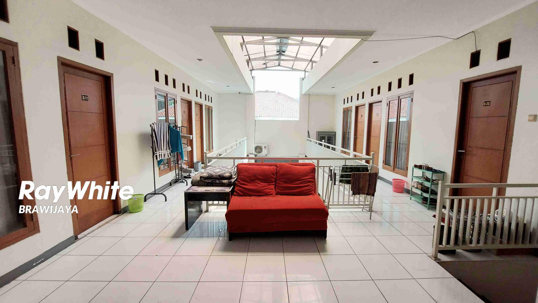 DIJUAL RUMAH KOS DI GANDARIA, CILANDAK, HANYA 1 KM KE MRT CIPETE, 21 KAMAR KOS