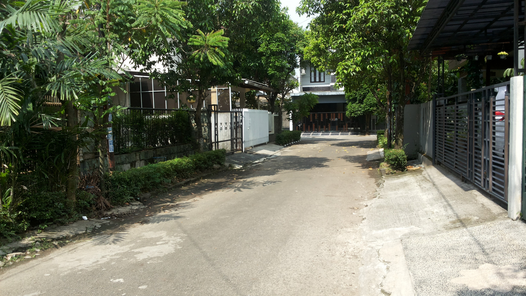 JARANG ADA !! Rumah Strategis di Bintaro Depan @Jl Punai