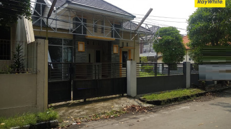 Rumah di Taman Pondok Jati, Sidoarjo