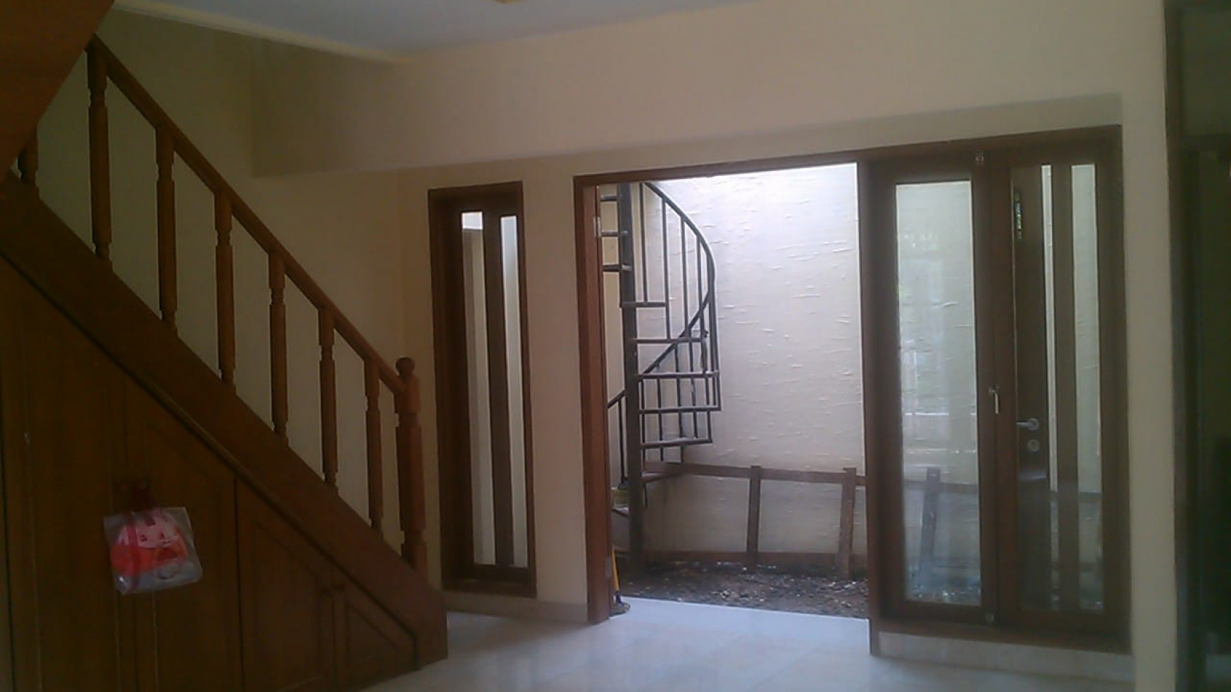 Rumah rapih, siap huni di Bintaro