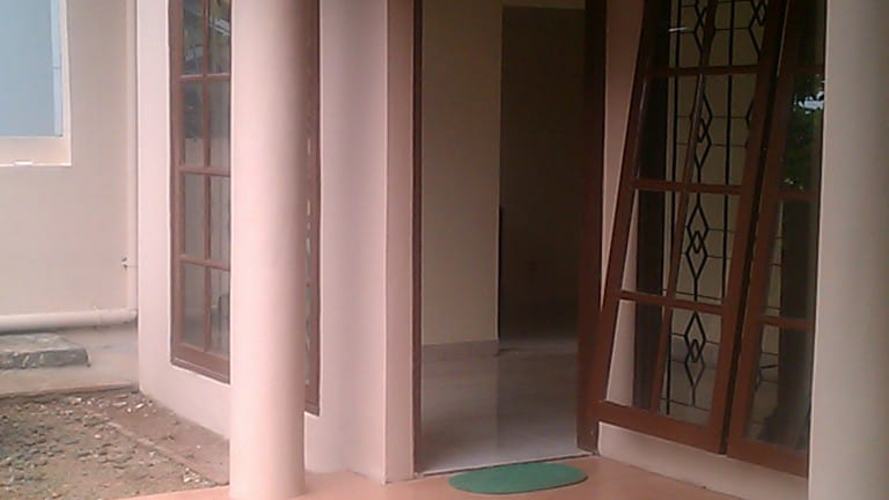 Rumah rapih, siap huni di Bintaro