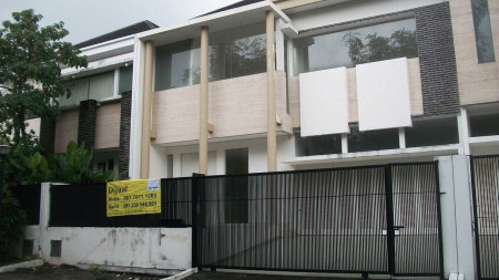 Rumah Baru Gress di Citraland Bukit Golf Surabaya, Minimalis, Lingkungan Elite, Siap Huni