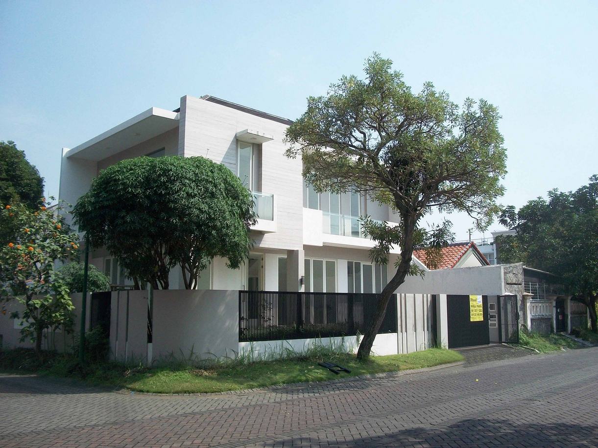 Rumah Baru Gress di Citraland Taman Puspa Raya Surabaya, Minimalis, Hook/Pojokan, Lingkungan Elite, Siap Huni