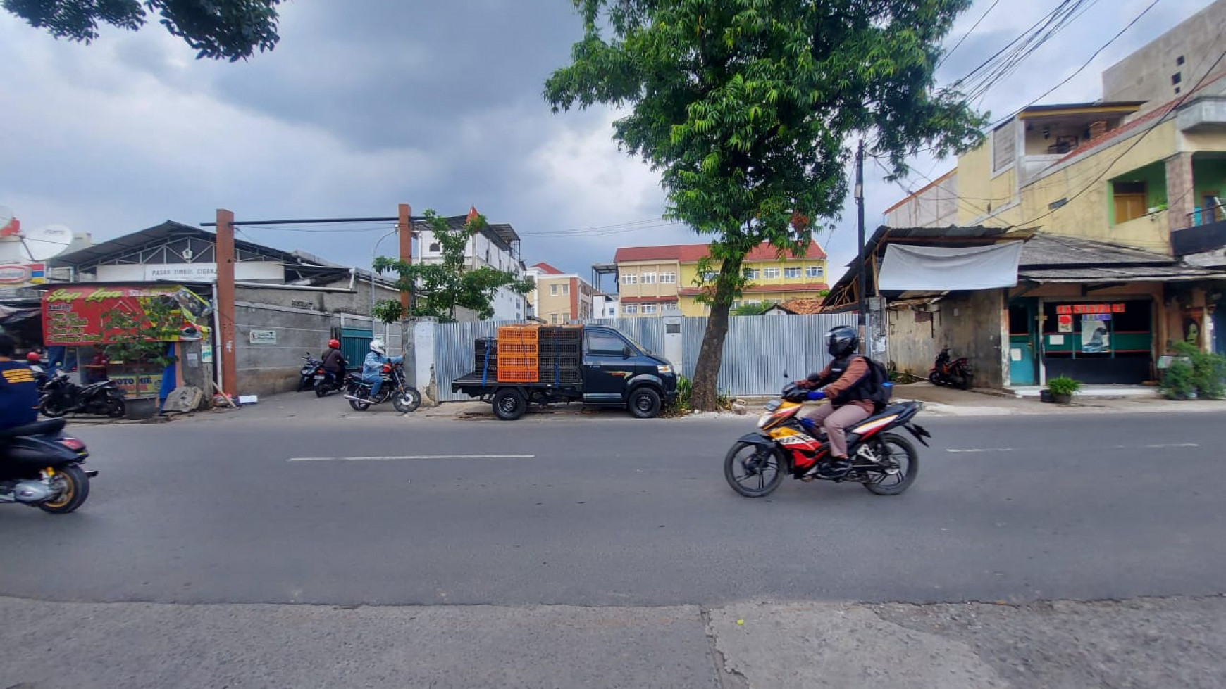 Kahfi 1 raya luas 1004 shm dekat tol brigif