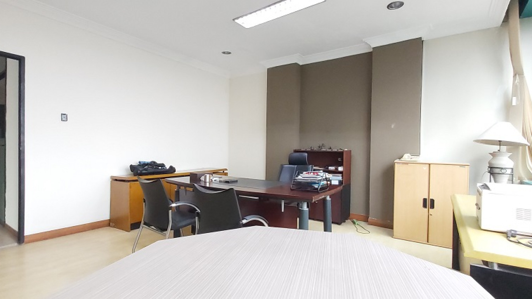 Office Space Di Warung Buncit, Jakarta Selatan, Lokasi dekat dengan akses tol JORR, Semi Furnished