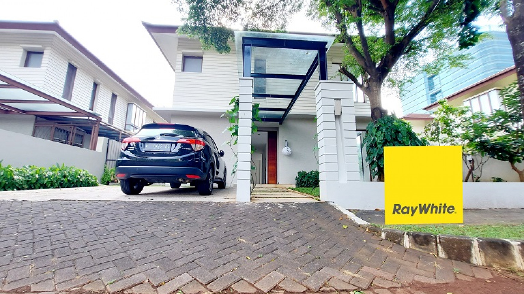 Rumah di Cilandak, Jakarta Selatan, Dalam Kompleks Perumahan, Siap Huni, Semi Furnished, 4 BR