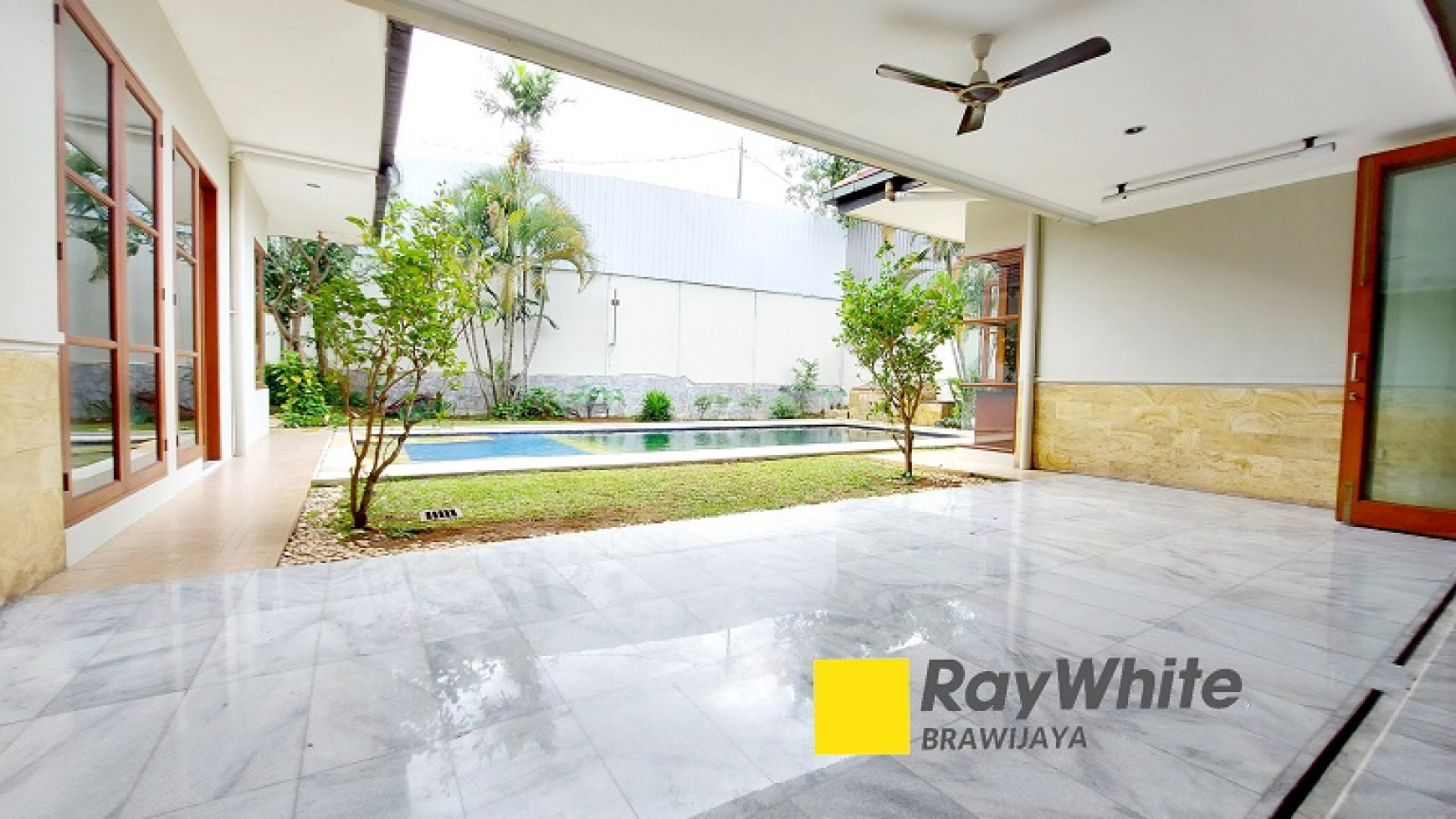 Rumah di Cipete, Dalam Kompleks, Rumah 1 lantai, Siap Huni, lingkungan tenang, private pool, 5 BR