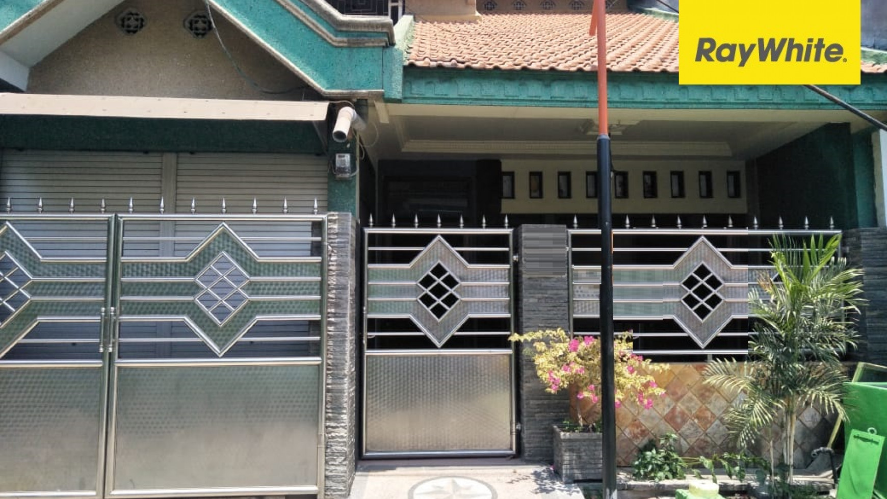 Rumah SHM di Jl Simpang Bengawan Solo, Gresik