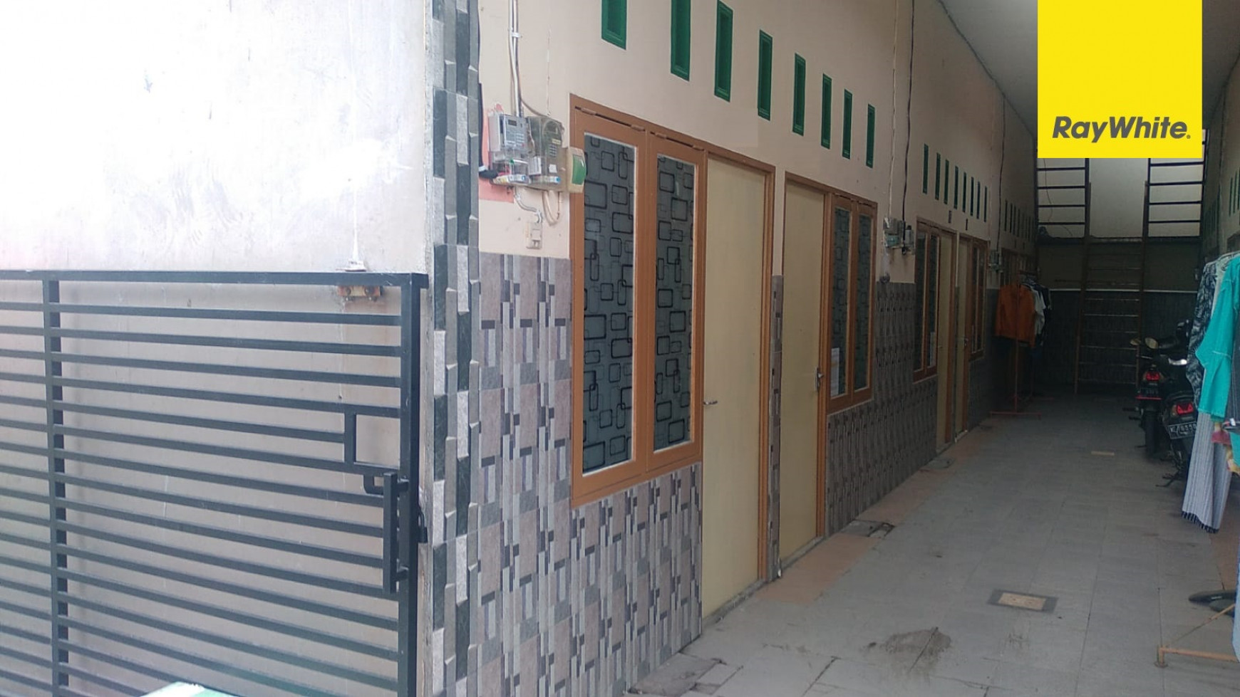 Rumah di Jl Dr Wahidin Sudirohusodo, Gresik