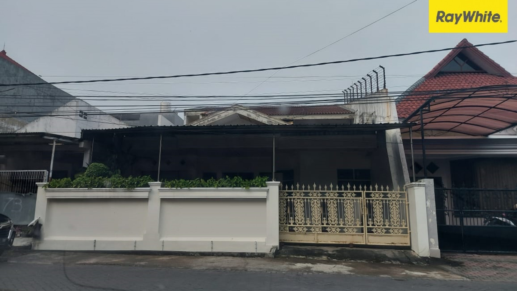 Rumah SHM di Darmo Permai Selatan, Surabaya