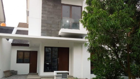 Rumah standar rapih Giardina foresta Semi furnished