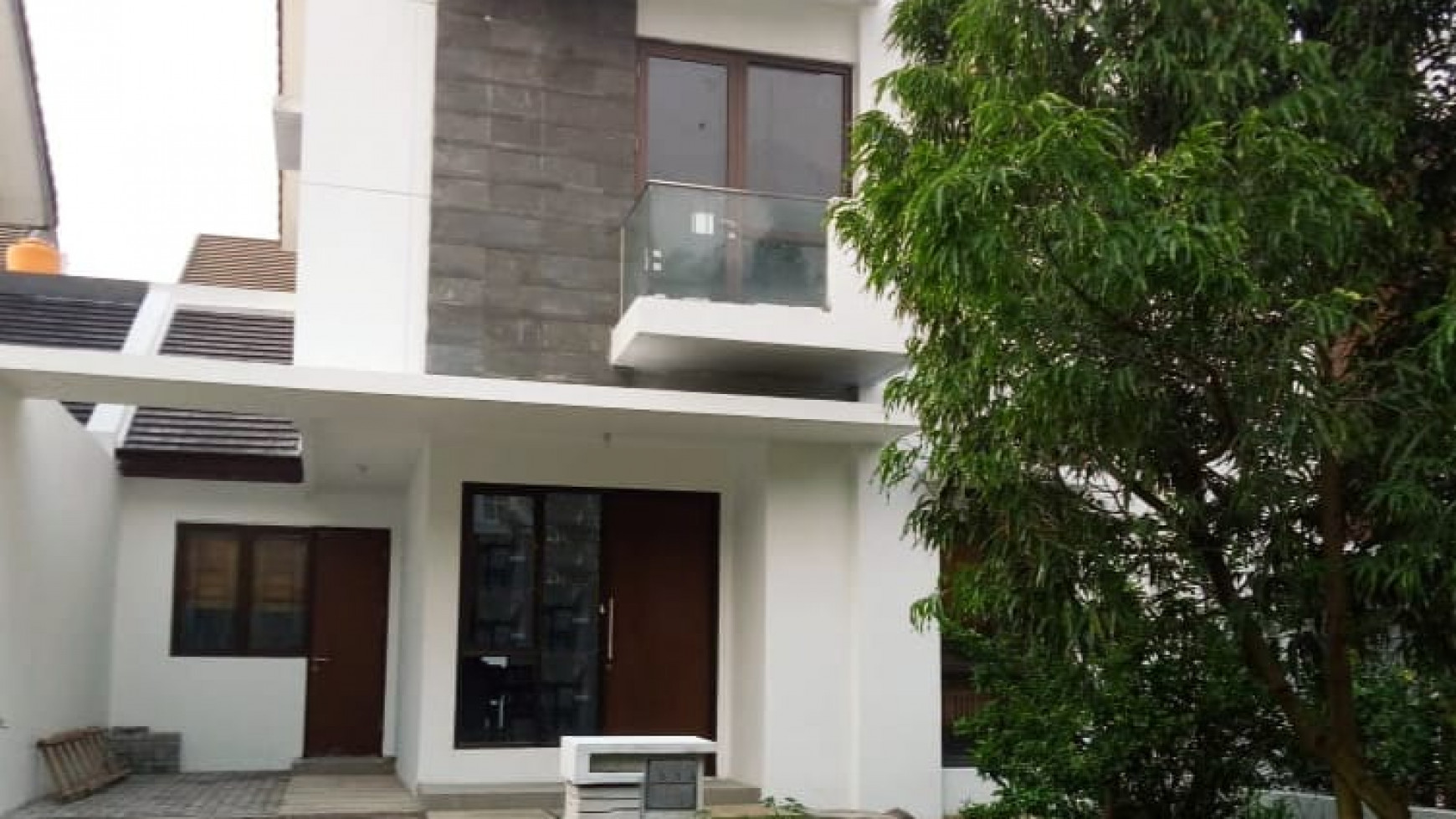 Rumah standar rapih Giardina foresta Semi furnished