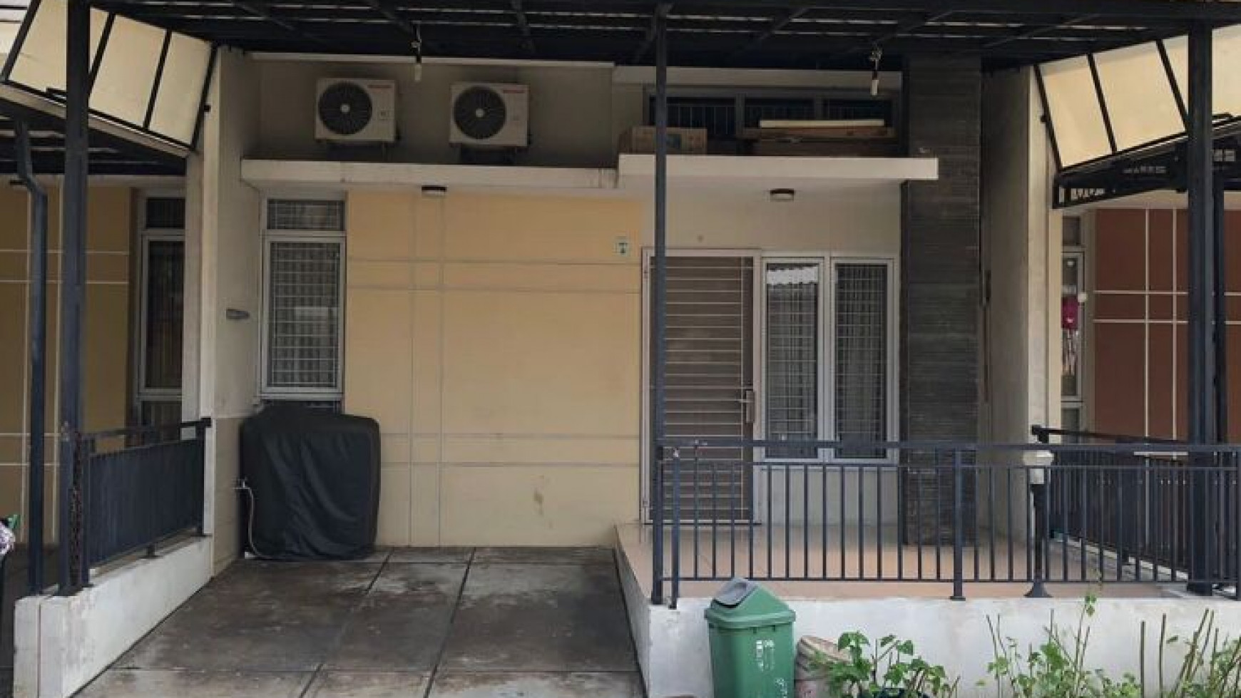 Dijual murah rumah di perum central karawaci Jalan binong raya 