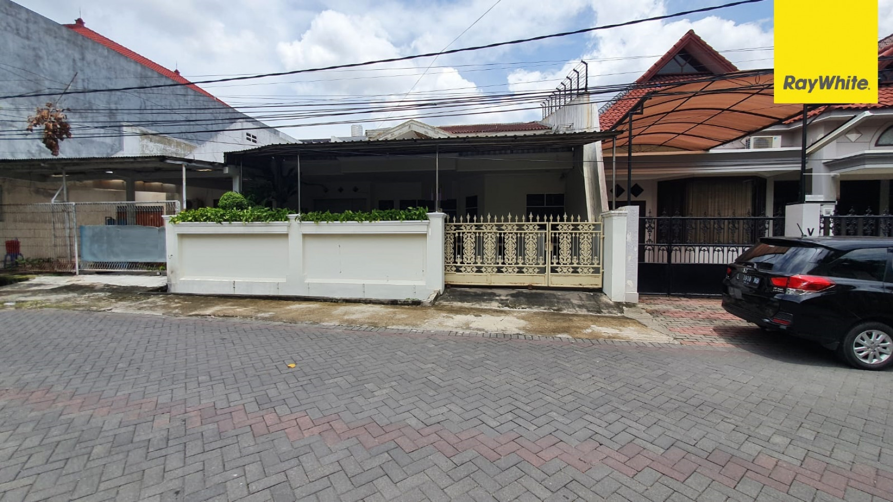 Rumah SHM di Darmo Permai Selatan, Surabaya