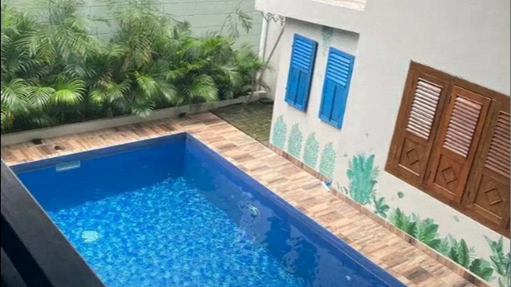 Dijual Rumah Villa Kalijudan Indah Surabaya Timur PLUS Kolam Reneng + Full Furnished Cantik - Dekat ITS , Airlangga , MERR , Galaxy Mall