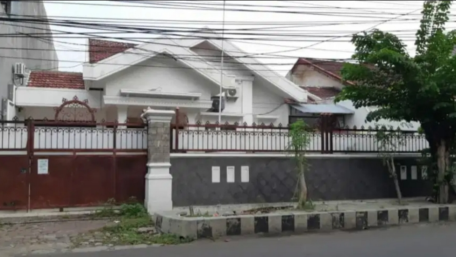 Dijual Dijual 2 jejer Rumah / Kantor Komersial Area  Surabaya Barat ..NOL Jalan RAYA Kembar..cocok buat Segala Usaha Lokasi jl.Raya Sukomanunggal Jaya Sukomanunggal - Surabaya Barat