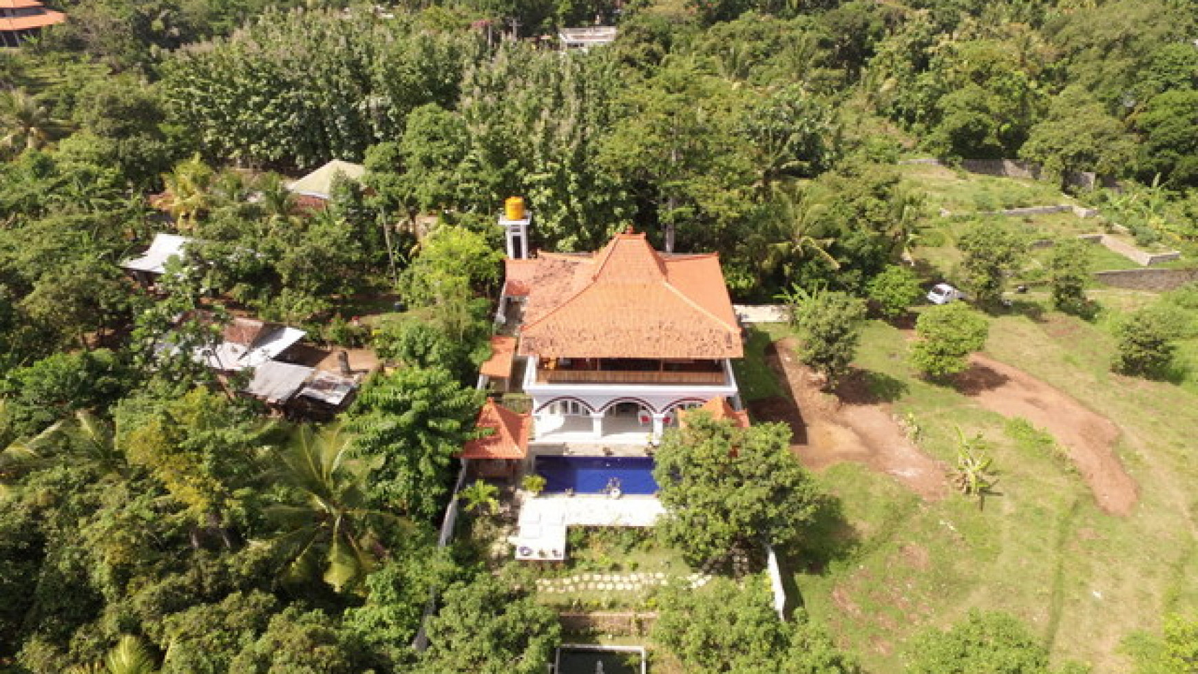 UNIQUE  VILLA IN LOVINA HILLS