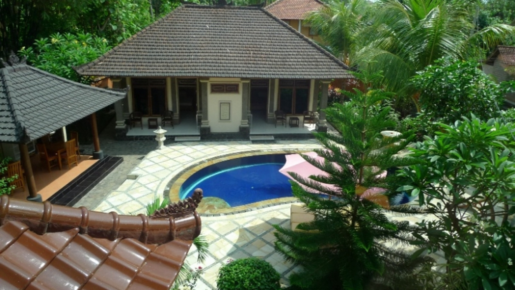 LUXURY VILLA IN CENTRAL LOVINA