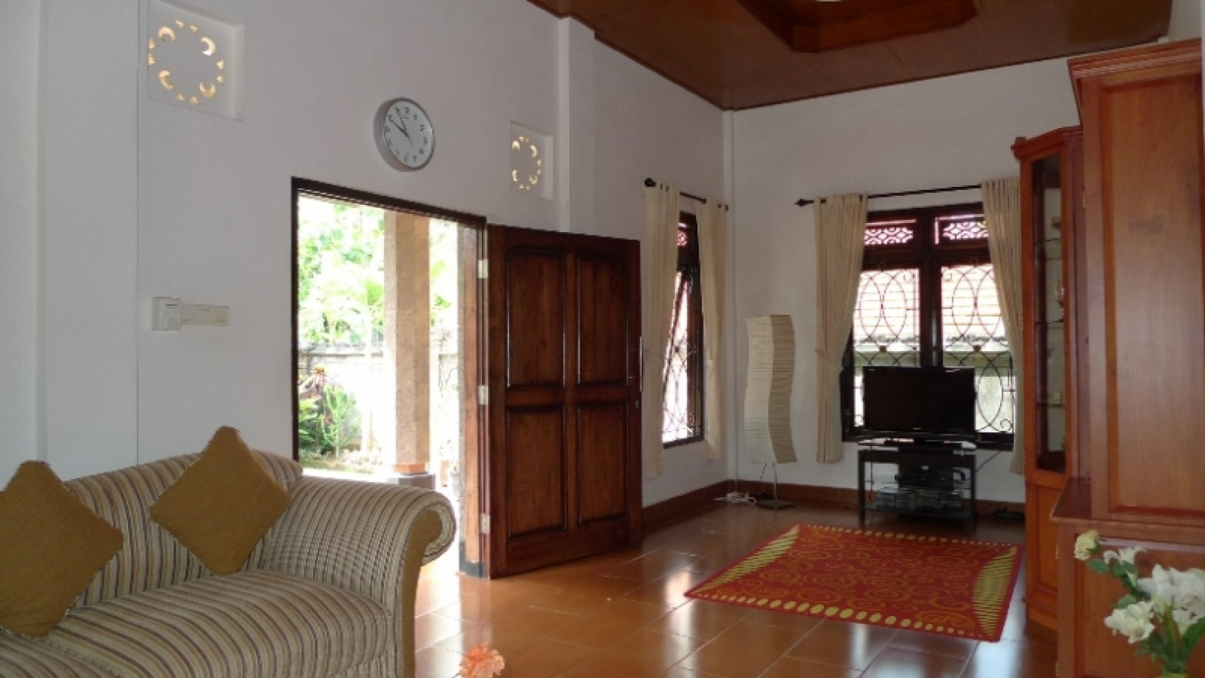 LUXURY VILLA IN CENTRAL LOVINA