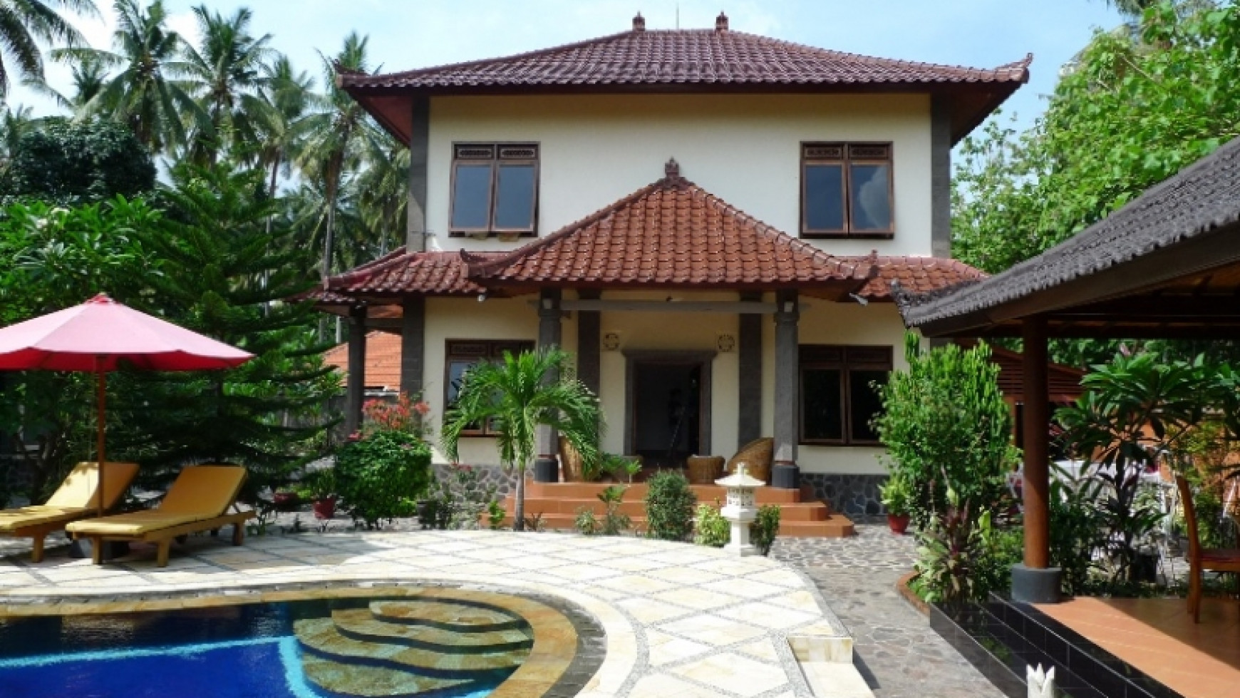 LUXURY VILLA IN CENTRAL LOVINA