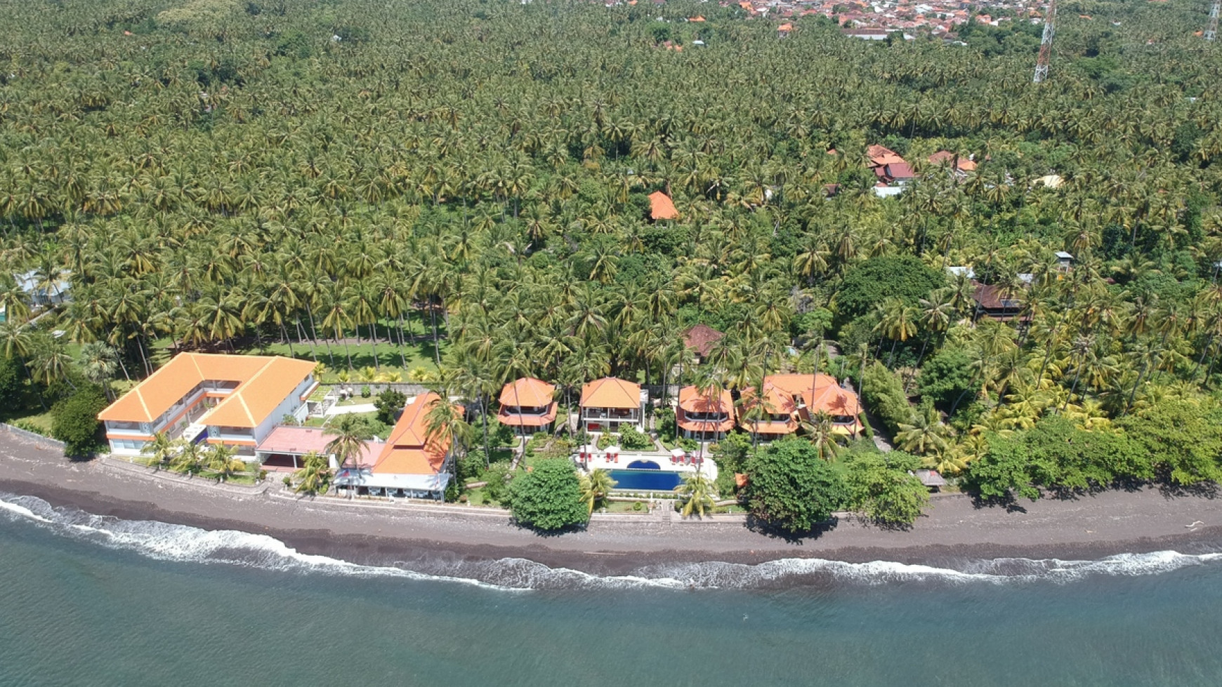Beach front hotel in perfect state for sale