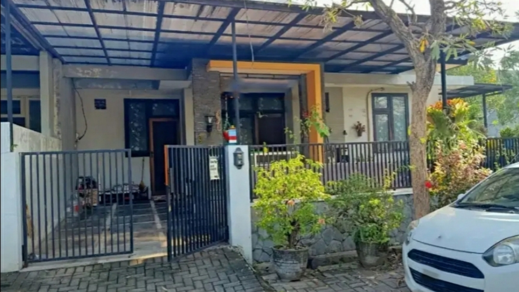 Dijual rumah cantik siap Huni babatan Pratama Wiyung Surabaya Barat 