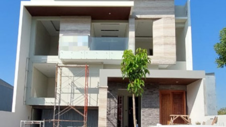 Dijual Rumah Pakuwon Indah New Gress Surabaya High Quality Split Level