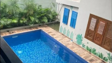 DIJUAL Rumah Kolam Renang Villa Kalijudan Indah Surabaya Timur 