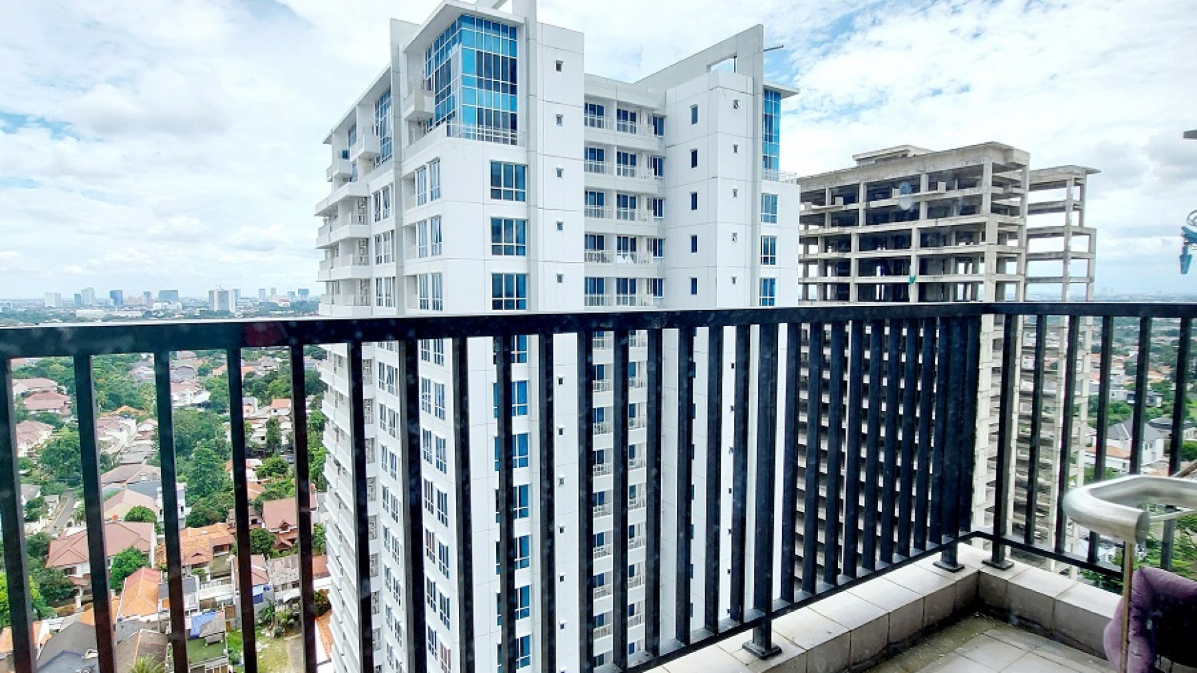 Apartemen di Aspen Admiralty, Cilandak, Tower A, Lantai 23, Siap Huni, Swimming Pool View