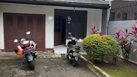 RUMAH DI JALAN SINABUNG, KEBAYORAN BARU, LOKASI STRATEGIS, SHM