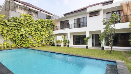 Rumah Di Cilandak, Jakarta Selatan, Hanya 1 km ke CITOS, Cozy dan comfortable, Private Pool