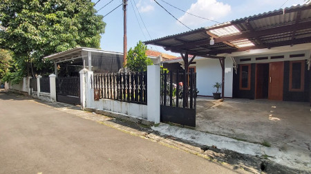 Rumah di Cilandak, Jakarta Selatan, Hanya 500 meter ke MRT Haji Nawi, Bisa sewa buat kantor, Unfurnished