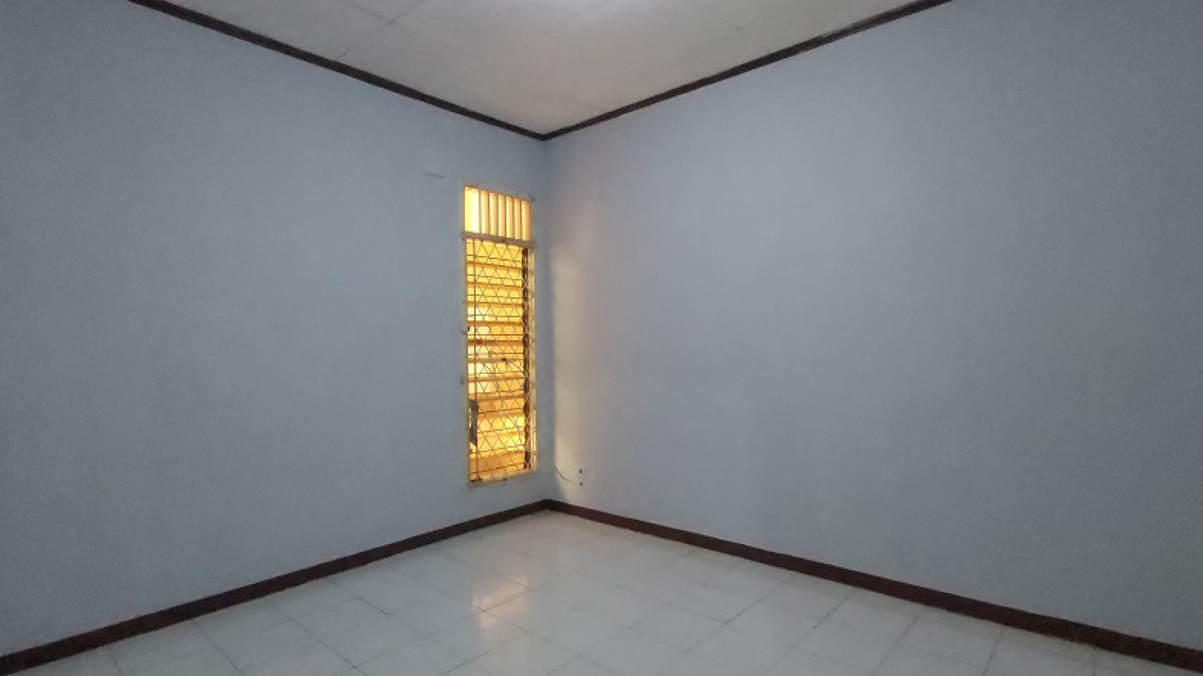 Rumah di Cilandak, Jakarta Selatan, Hanya 500 meter ke MRT Haji Nawi, Bisa sewa buat kantor, Unfurnished