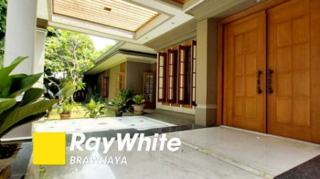 RUMAH MEWAH DI MARTIMBANG, KEBAYORAN BARU, SIAP HUNI, PRIVATE POOL, HADAP SELATAN