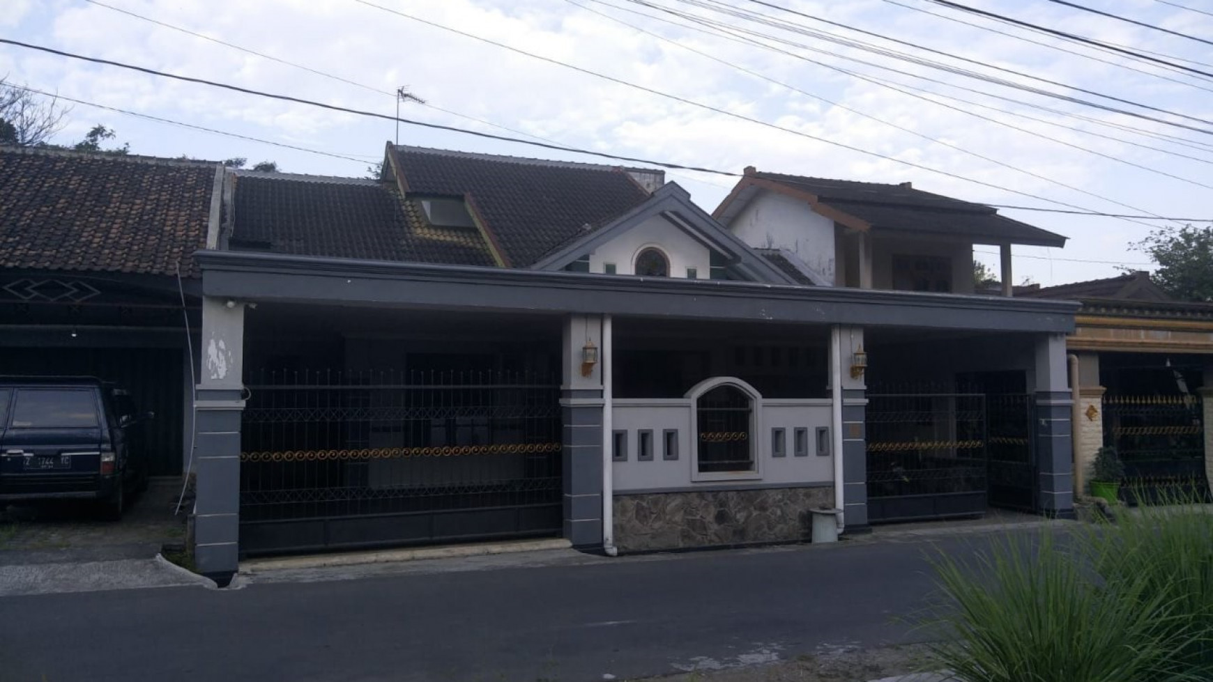 RUMAH TINGGAL 6 KAMAR TIDUR, DI JL TAJEM BARU, MAGUWOHARJO