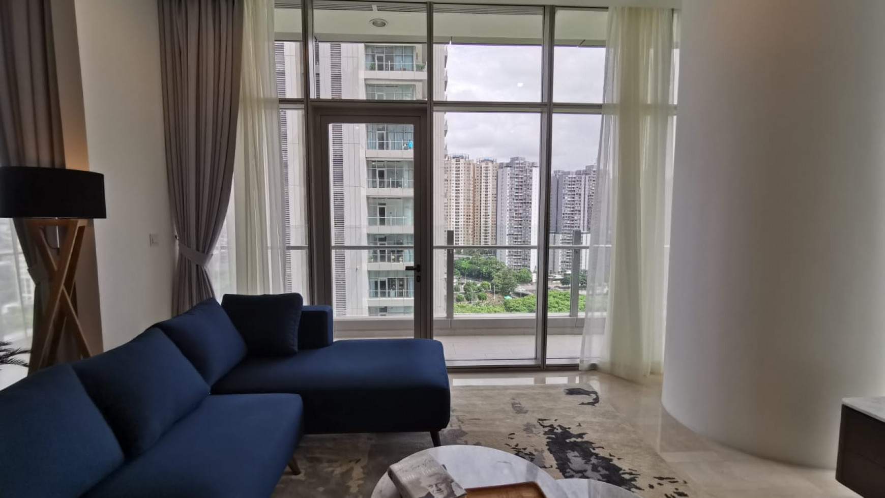 APARTEMEN VERDE, TOWER MONTEVERDE, HIGH FLOORS, FURNISHED, 3 BEDROOMS, CITY VIEW