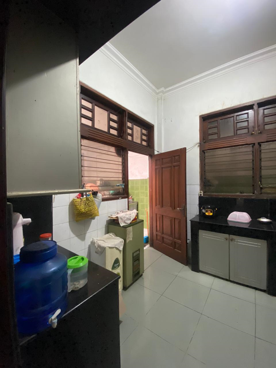 RUMAH MEWAH LOKASI STRATEGIS DEKAT KAMPUS UGM DAN JALAN KALIURANG