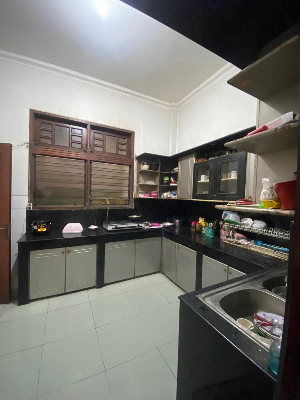 RUMAH MEWAH LOKASI STRATEGIS DEKAT KAMPUS UGM DAN JALAN KALIURANG
