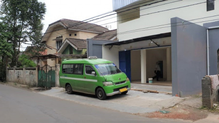 Dijual Ruko Pinggir jalan siap untuk Usaha di Cilenggang, Serpong