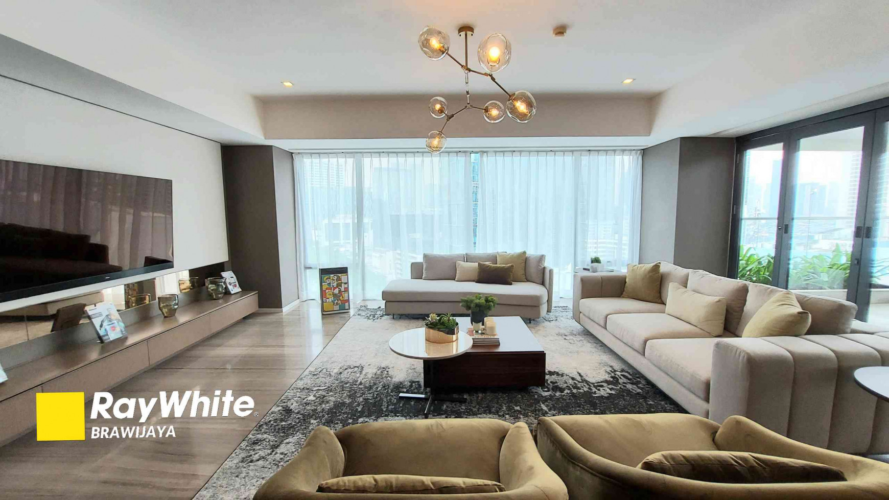 VERDE ONE APARTMENT, SOUTH TOWER, KUNINGAN, JAKSEL, FURNISHED, PRIVATE LIFT, 4 BR