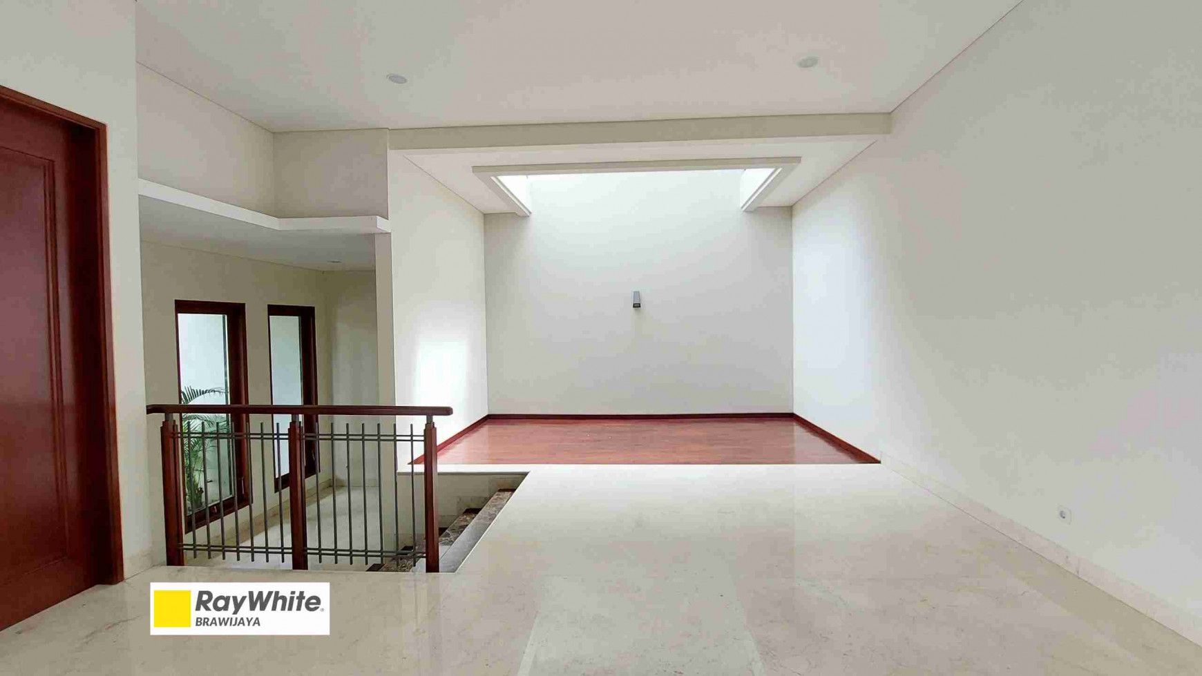 BRAND NEW HOUSE DI AMPERA, JAKARTA SELATAN, DALAM KOMPLEKS,SIAP HUNI, 4 BR