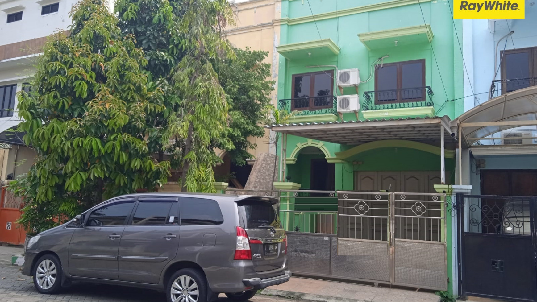 Rumah 2 lantai di Taman Pondok Indah, Surabaya