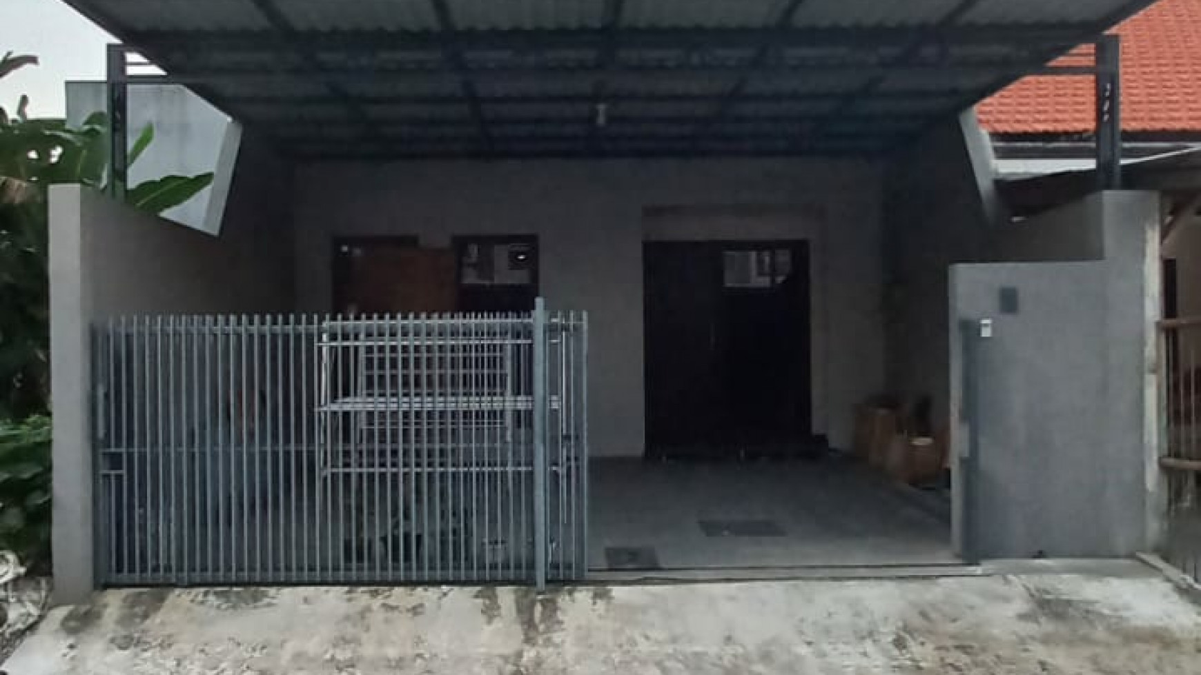 Dijual Rumah Klampis Semolo Tengah - New Baru 2 Lantai - Dekat Galaxy Mall , Hokky MERR