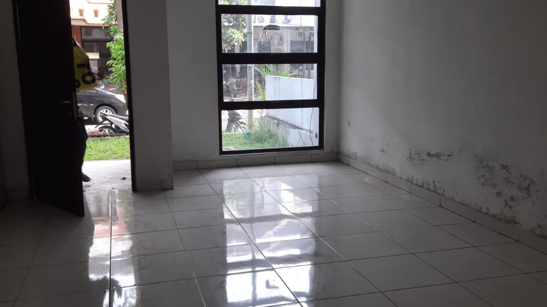 Dijual rumah murah di Madrid utara 2 Palem Semi Karawaci Tangerang