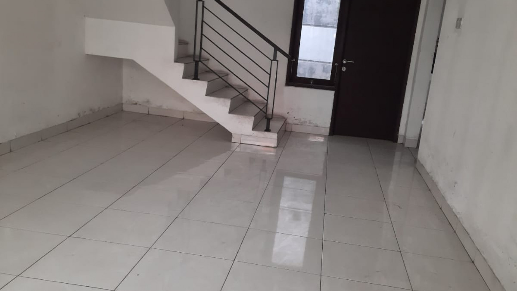 Dijual rumah murah di Madrid utara 2 Palem Semi Karawaci Tangerang