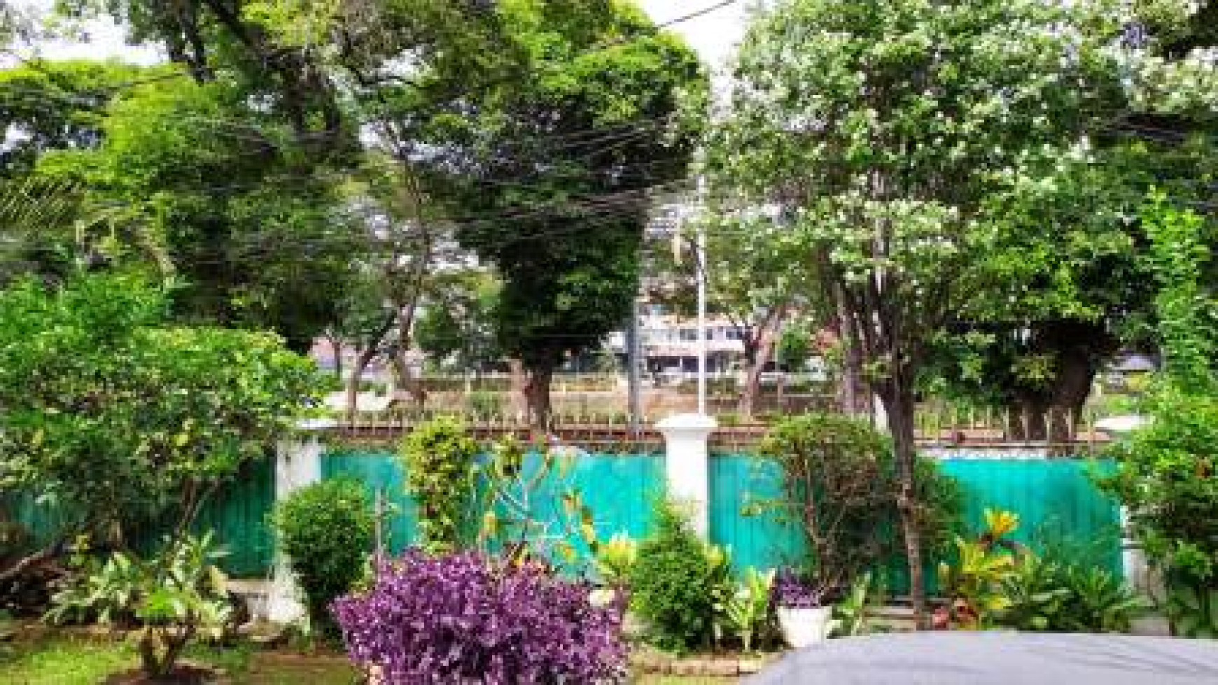 Rumah dijual area elite dan nyaman menteng katagori C