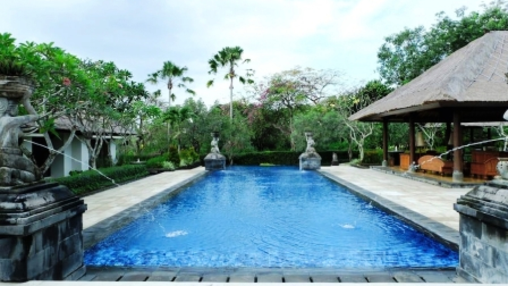 Beautiful and gorgeous villa furnished dijual area nusa dua bali 