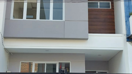 Rumah Baru Keren 3 Lantai di Kelapa Gading Jakarta Utara