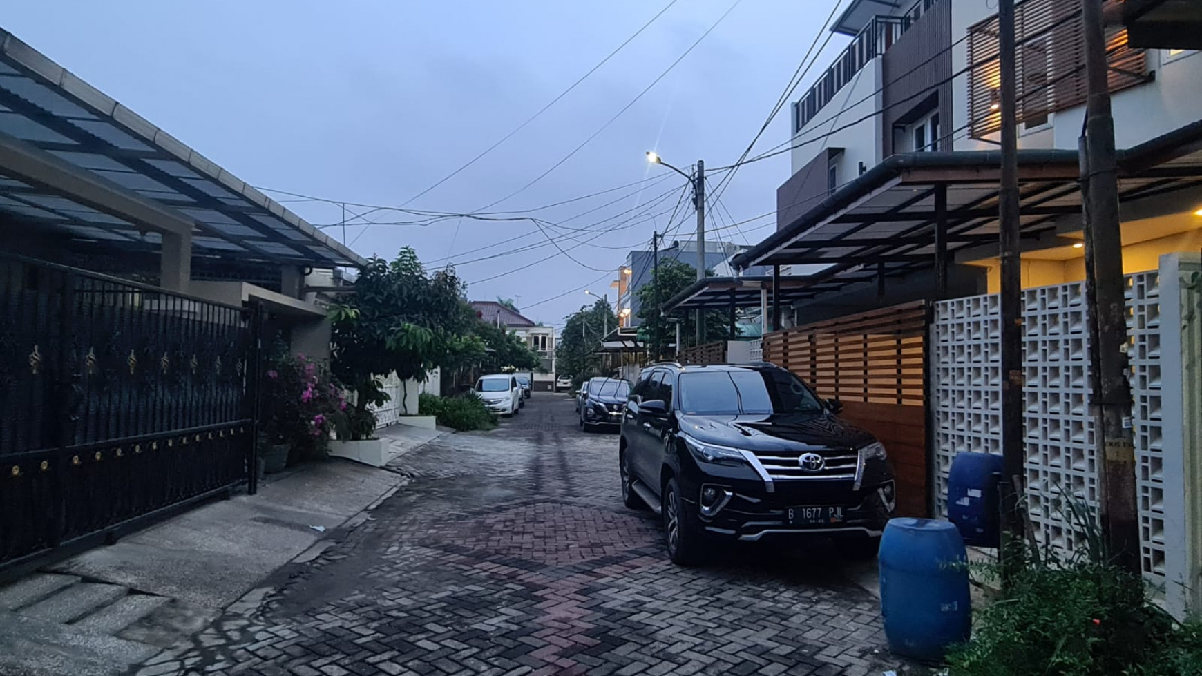 Rumah Baru Keren di Citra 3 Jakarta Barat