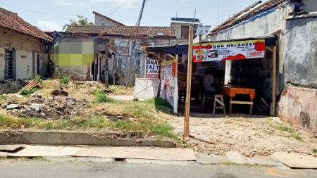 Tanah pinggir jalan ramai di Condong Catur, Sleman